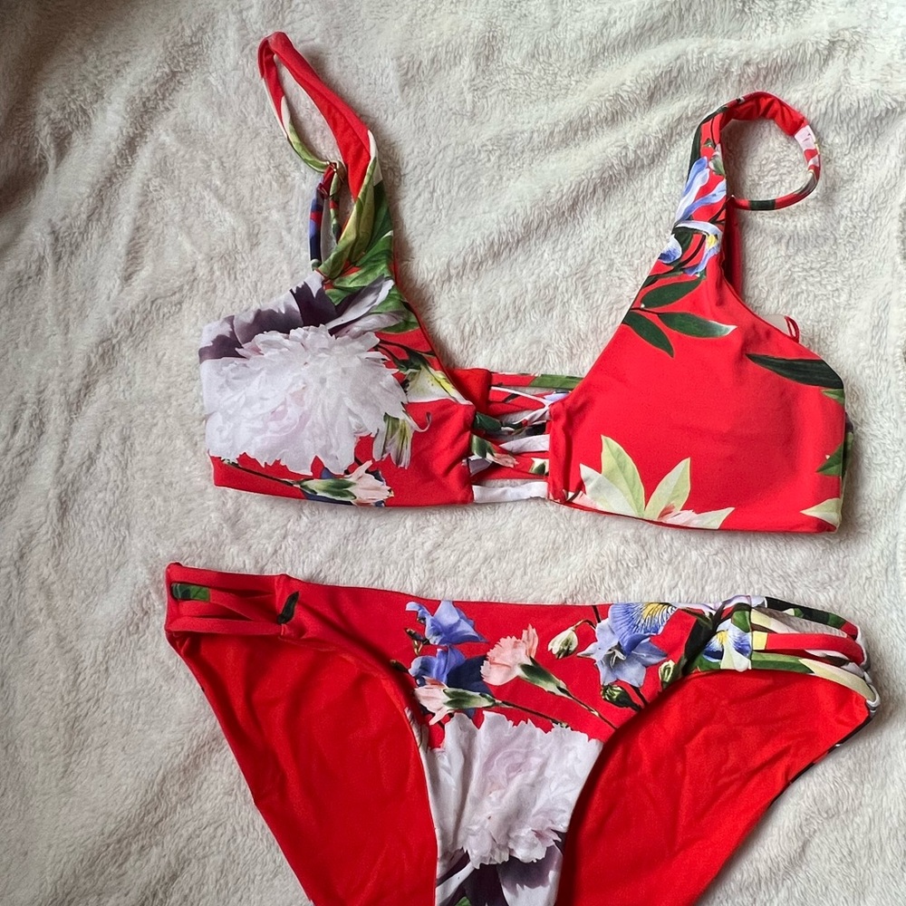 Tinibikini swim set